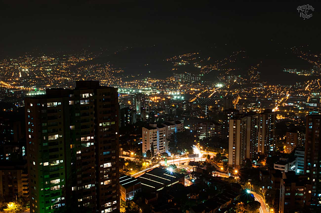 Galería La Noche De Medellín Vista Desde Lo Alto Renunciamos Y Viajamos